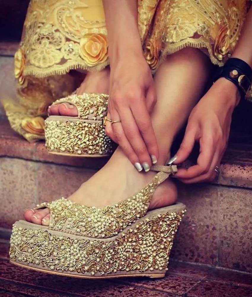 Wedding footwear discount for indian bride